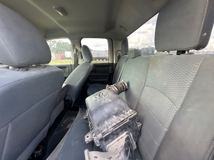 2015-dodge-1500-image-22