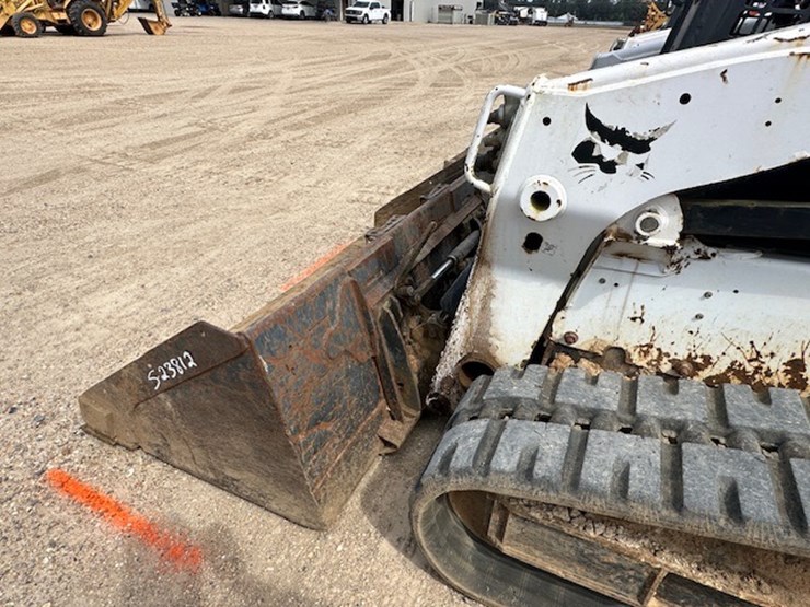 2015-bobcat-t750-image-12