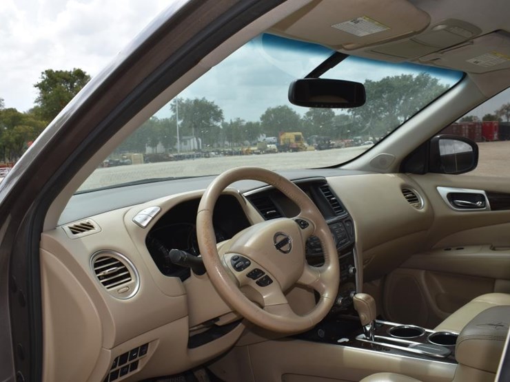 2014-nissan-pathfinder-sl-image-6