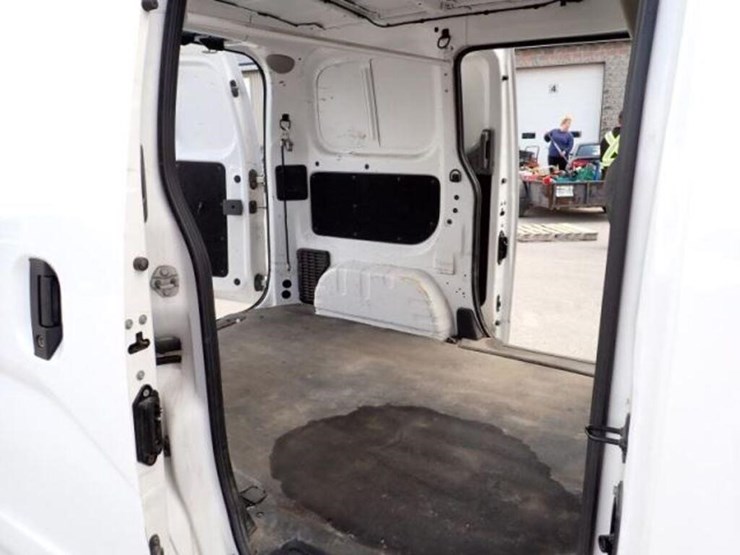 2020-nissan-nv200-image-41