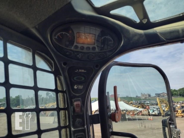 2019-bobcat-t740-image-7