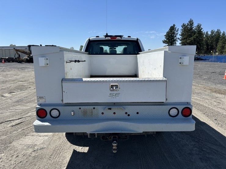 2023-ford-f250-xl-image-4