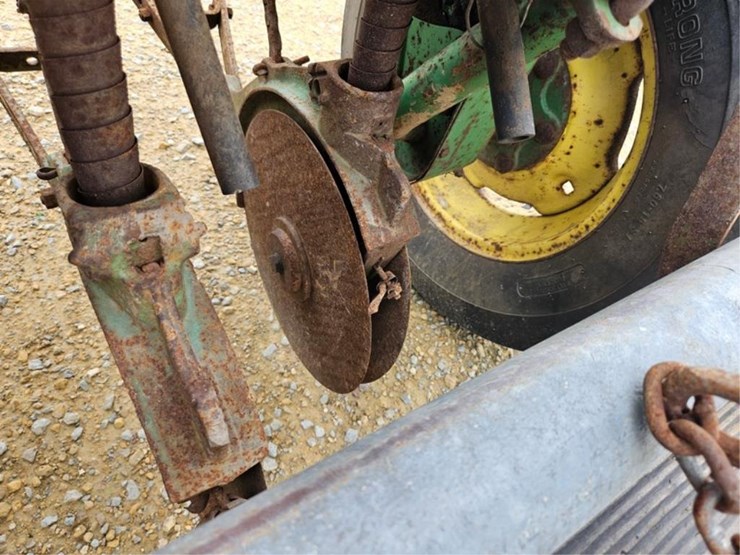 john-deere-11-image-22