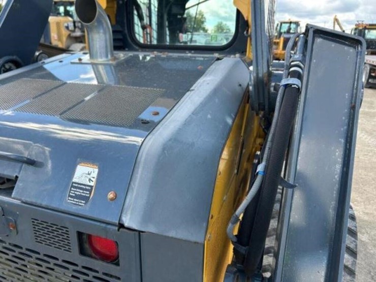 deere-331g-image-48