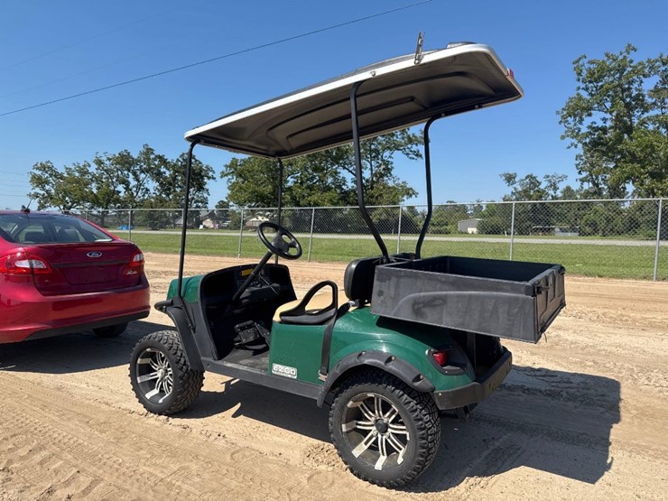 2020-ez-go-express-s4-golf-cart-image-8