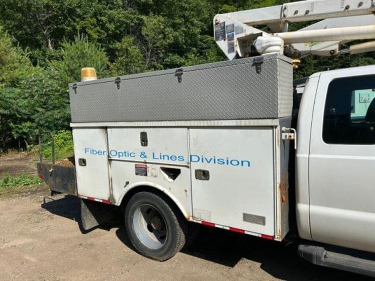 2011-ford-f550-xl-image-24