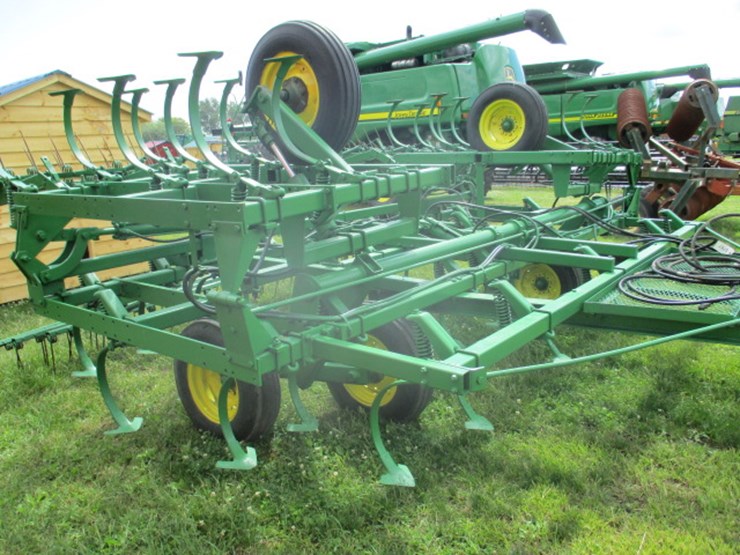 john-deere-1100-image-9