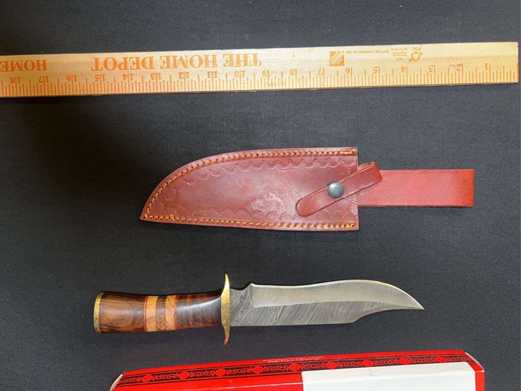 custom-damascus-steel-fixed-blade-knife-w/-polished-handle-image-1