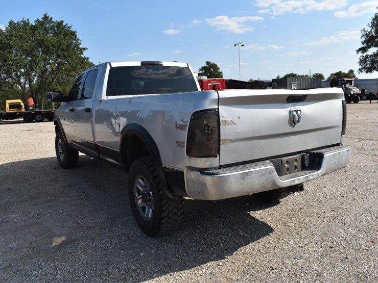 2011-dodge-2500-image-4
