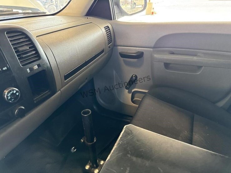 2012-chevrolet-silverado-1500-image-19