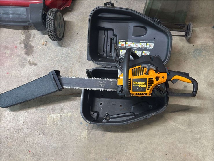 poulan-pro-chainsaw-with-case-image-1