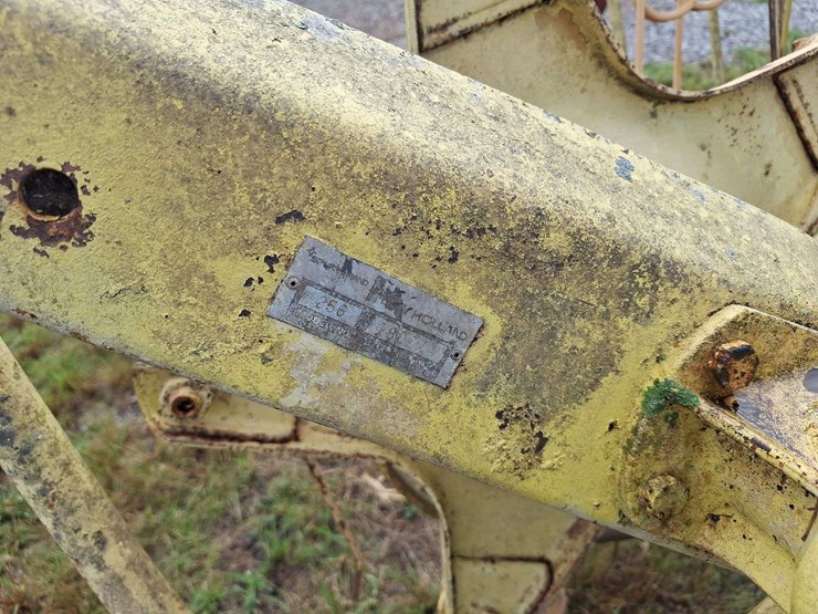 new-holland-256-image-11