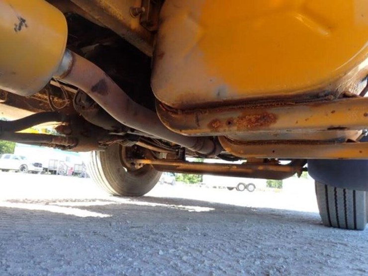 2005-ford-f750-xlt-image-67