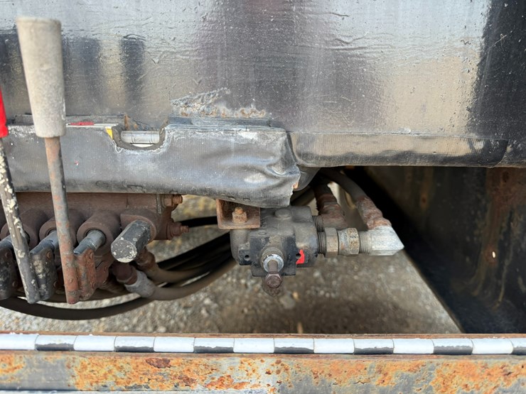 2012-ford-f750-image-13