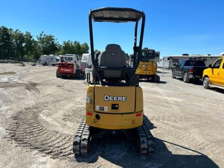 2015-deere-17g-image-5
