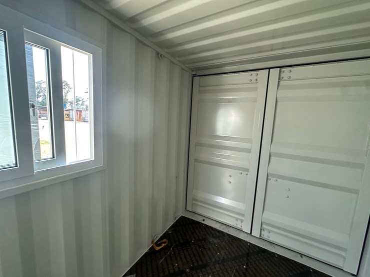 #1305-•-12ft-container-image-12