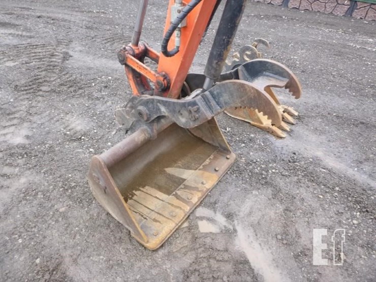 2016-kubota-u25-image-15