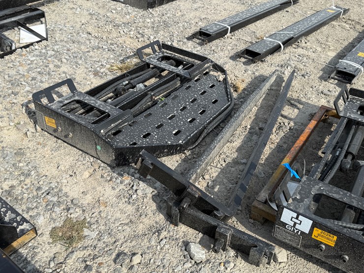 #2000-•-#26267-•-unused-giyi-60"-skid-steer-side-shift-fork-dcyhc2507192-image-5
