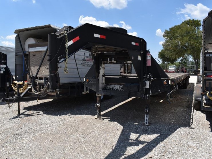 2018-40'-east-texas-gooseneck-trailer-w/-hydraulic-dove-(vin-#-58sgf4021je0-image-2