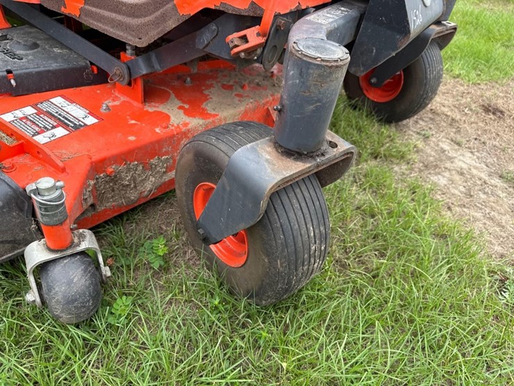 kubota-zd326-image-8