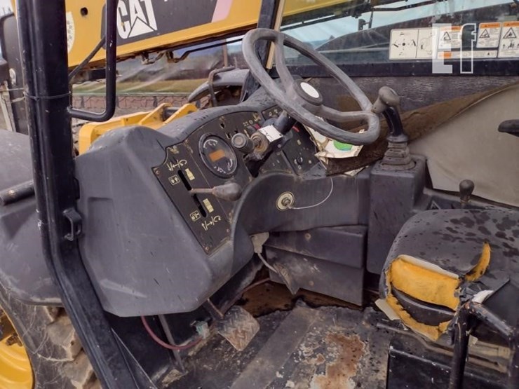 2013-caterpillar-tl642c-image-11