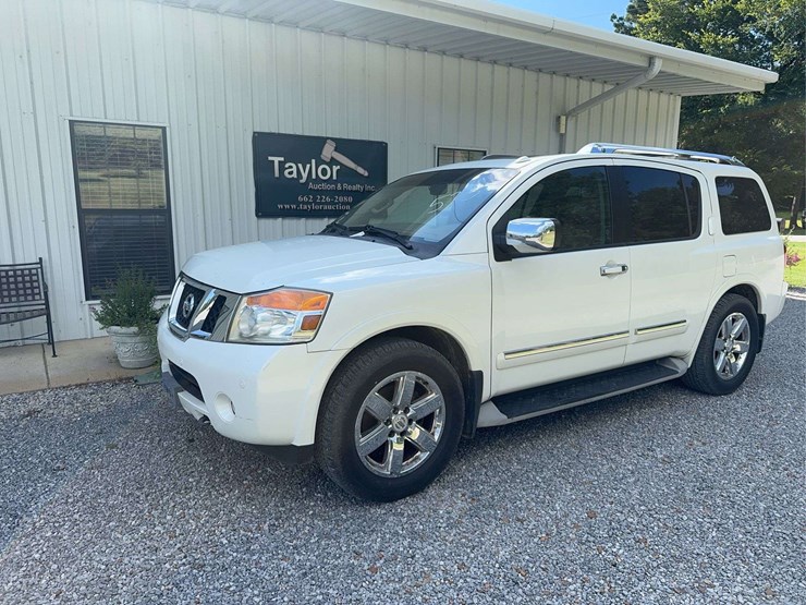 2013-nissan-armada-image-1