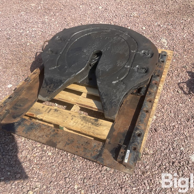 Holland Air Slide 5th Wheel Plate