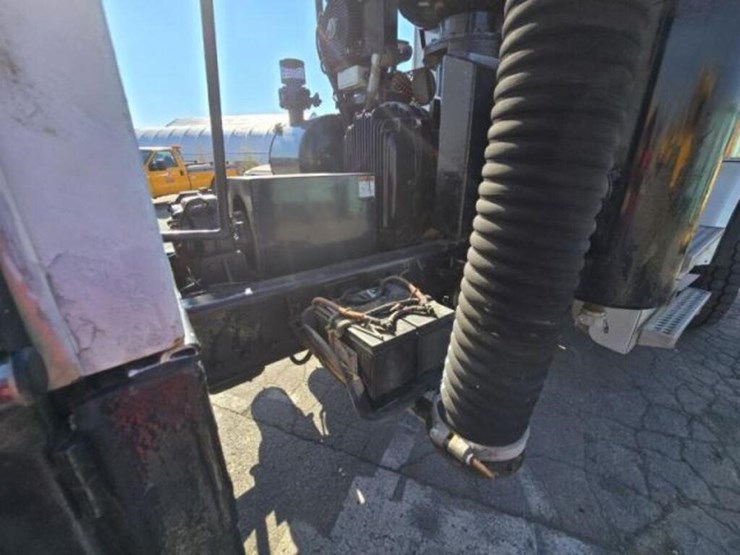 2014-western-star-4900sb-image-56