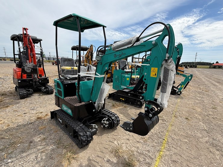 #220-•-#26495-•-unused-cfg-qh12rqh12r-mini-excavator-qh12r202507030543-image-2