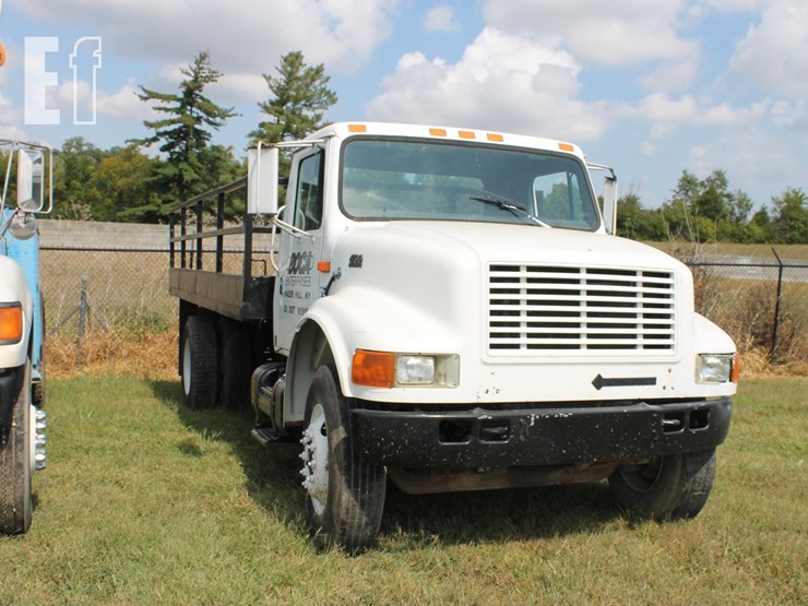 1993-international-flatbed-image-3