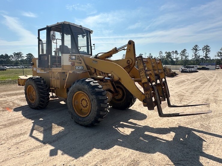 #2286-•-tcm-835-2-series-rubber-tire-loader-image-2