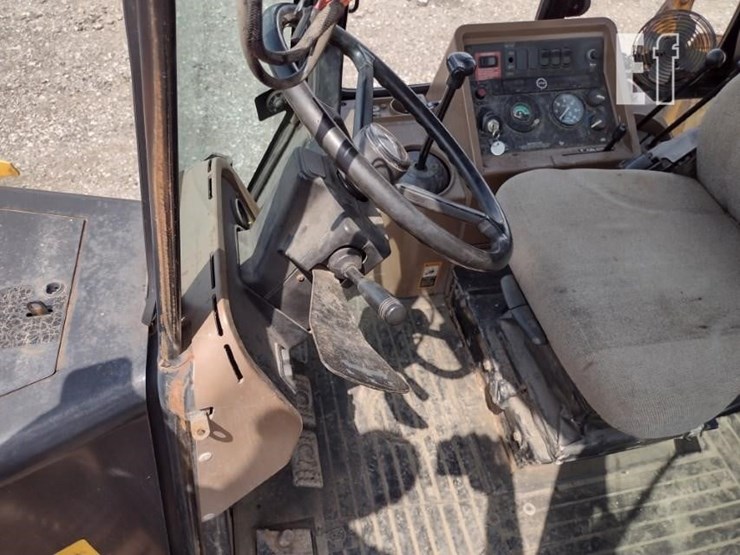 1999-deere-410e-image-14