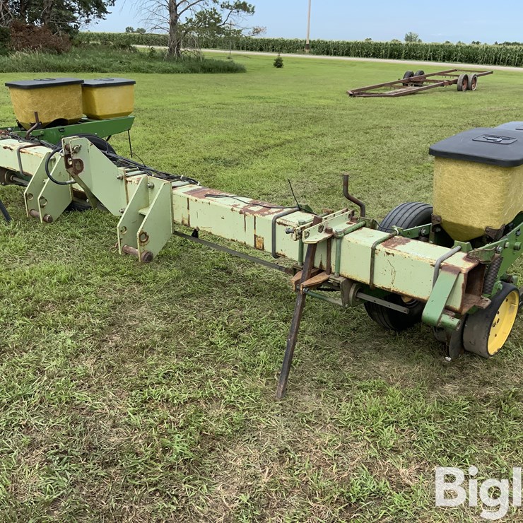 JOHN DEERE 2