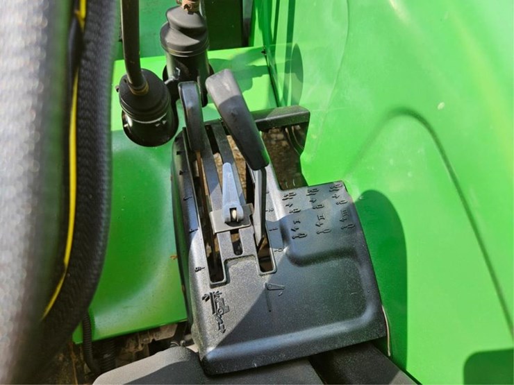 john-deere-5225-image-39