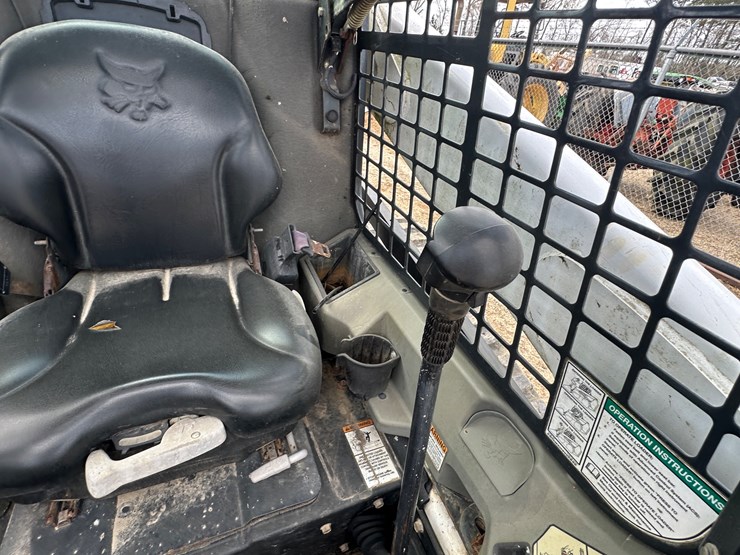 2014-bobcat-t750-image-52