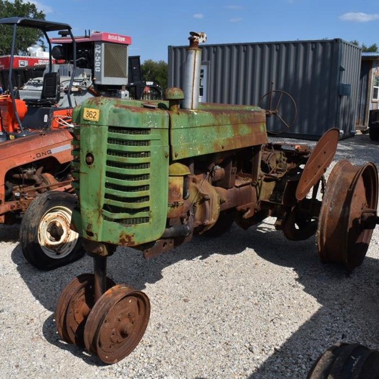 JOHN DEERE MT