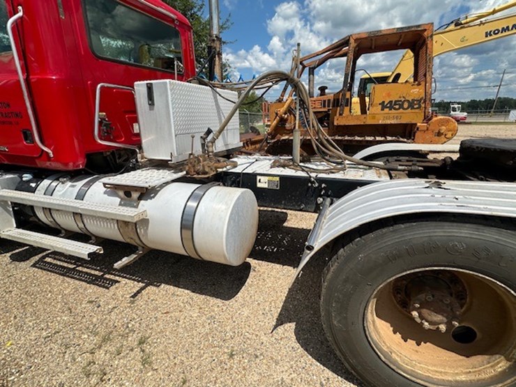 #206-•-2014-mack-gu713-image-15