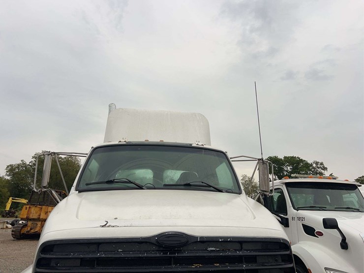 freightliner-sterling-s/a-daycab-truck-image-7