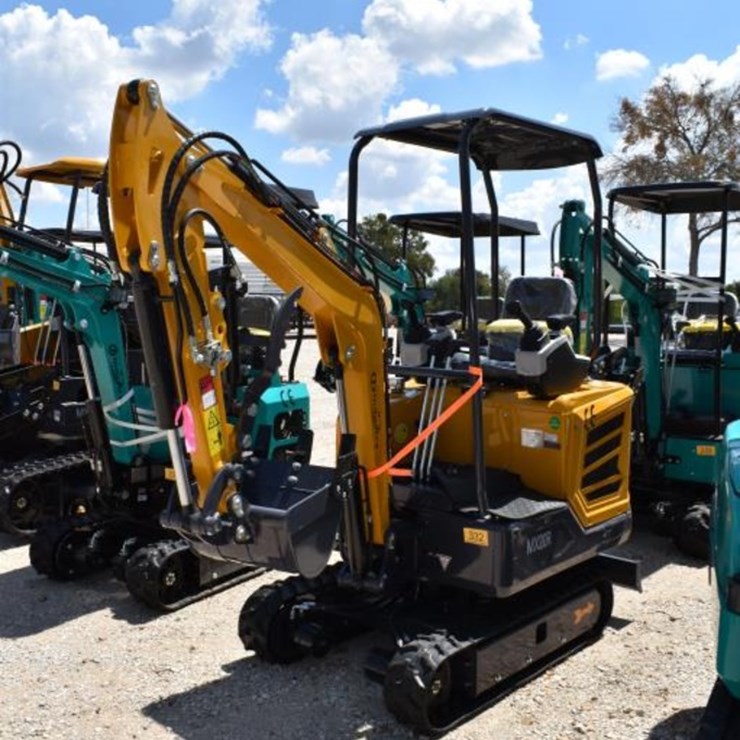 MX20R MINI EXCAVATOR (SERIAL # MX20R2025X0000235) (K)
