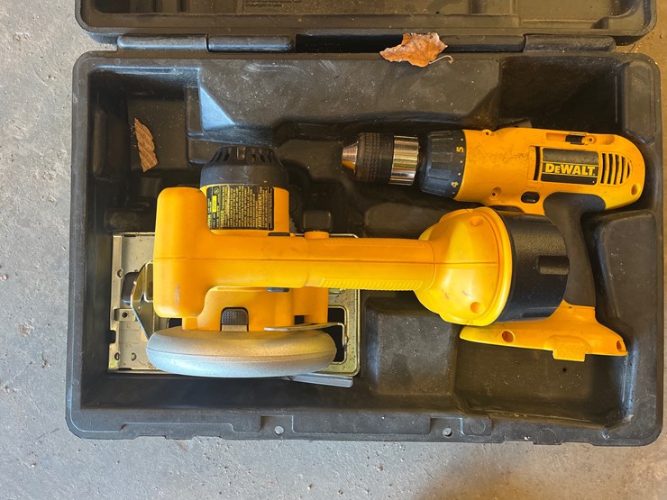 #44-•-dewalt-18v-combo-set-drill-and-skill-saw-image-1