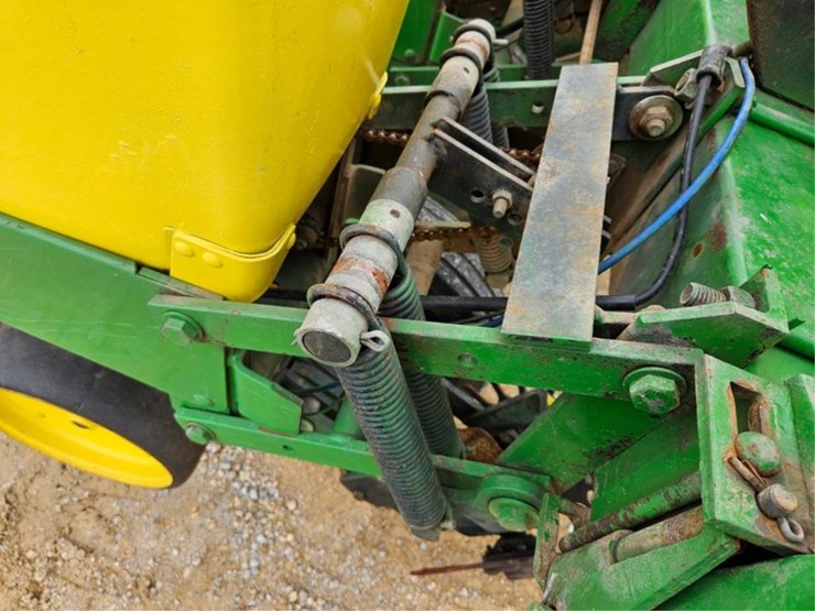 john-deere-7200-image-42