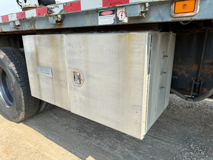 2005-international-durastar-4300-image-80