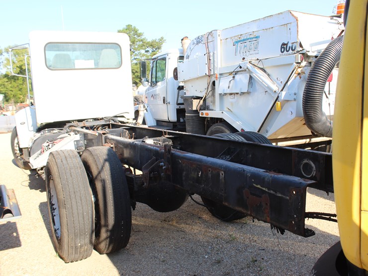peterbilt-337-image-3