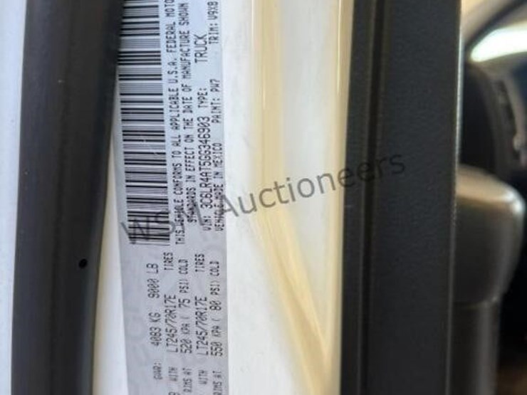 2016-ram-2500-p/u-image-15