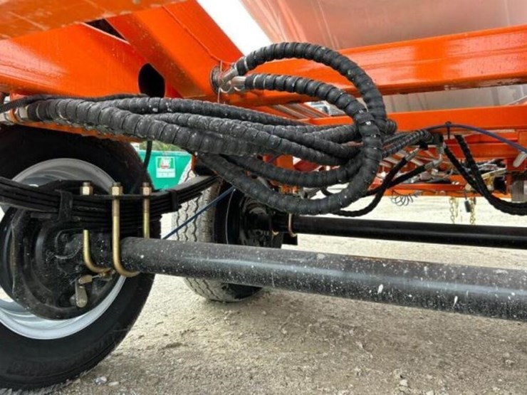 2024-1.5-cubic-meter-tow-behind-tri/a-concrete-fil-image-26
