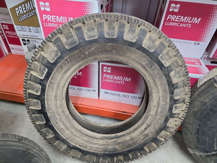 (1)-bf-goodrich-8.25-20-tire,-new-image-5