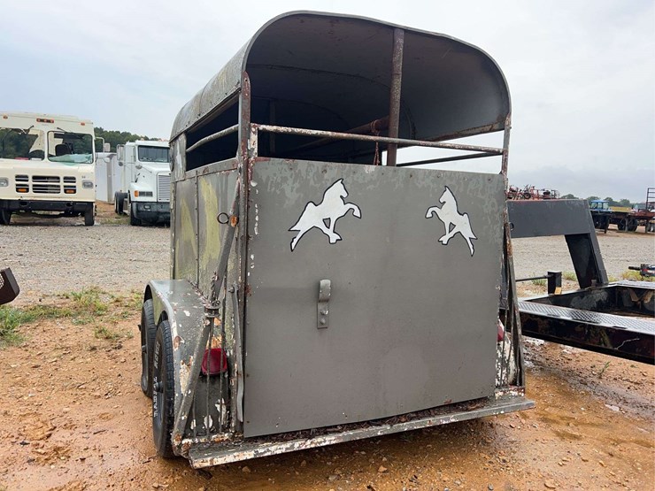 t/a-2-horse-trailer-image-2