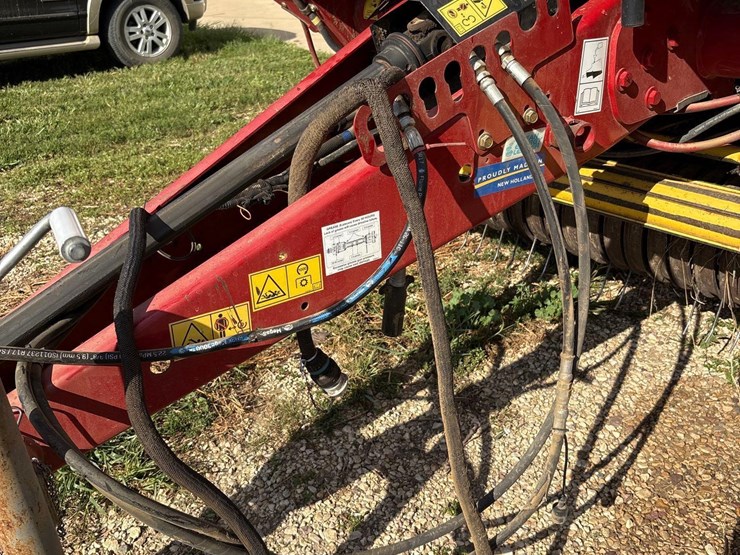 2015-new-holland-roll-belt-560-image-8