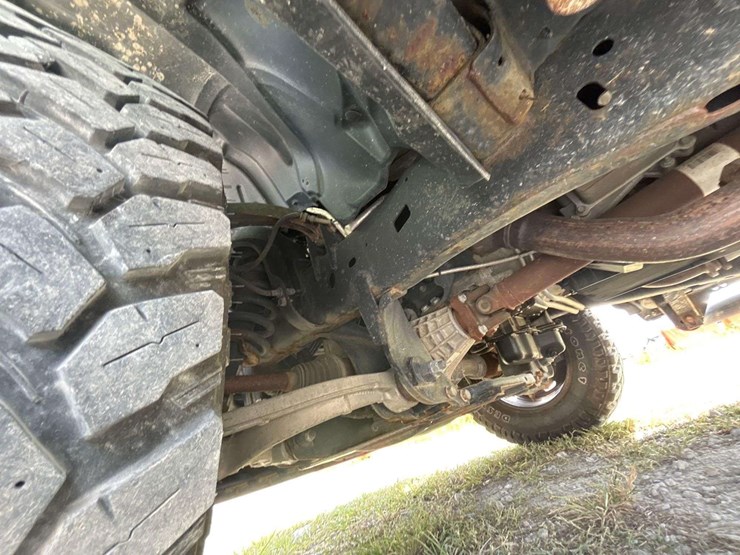 2019-ram-1500-classic-image-17