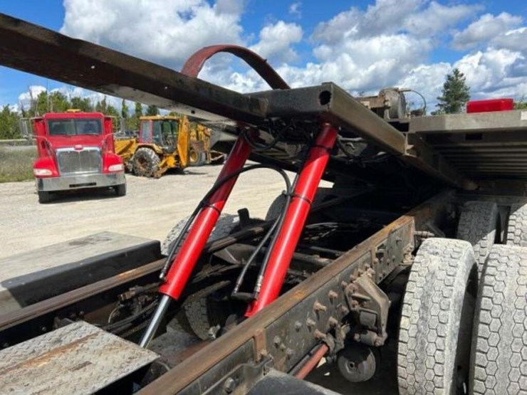 1999-mack-ch613-image-37